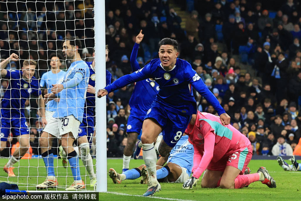 组图：英超曼城1-1切尔西 恩佐读秒绝平庆祝